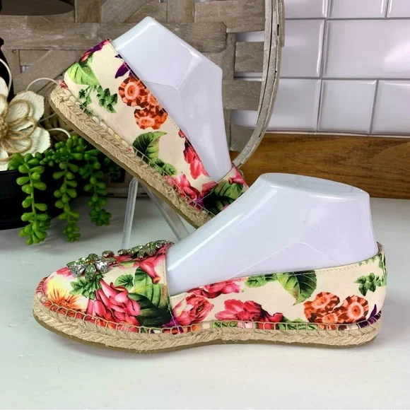 Yellow Box Lucetta Jewel Embellished Floral Slip On Espadrilles - Picture 5 of 9